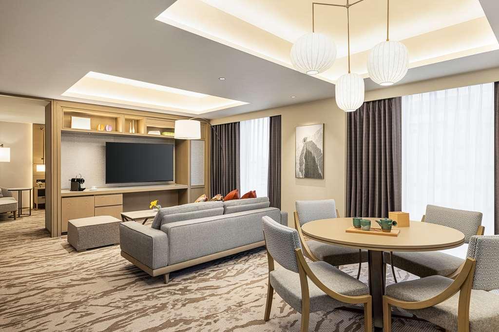 Отель Doubletree By Hilton Тояма Номер фото