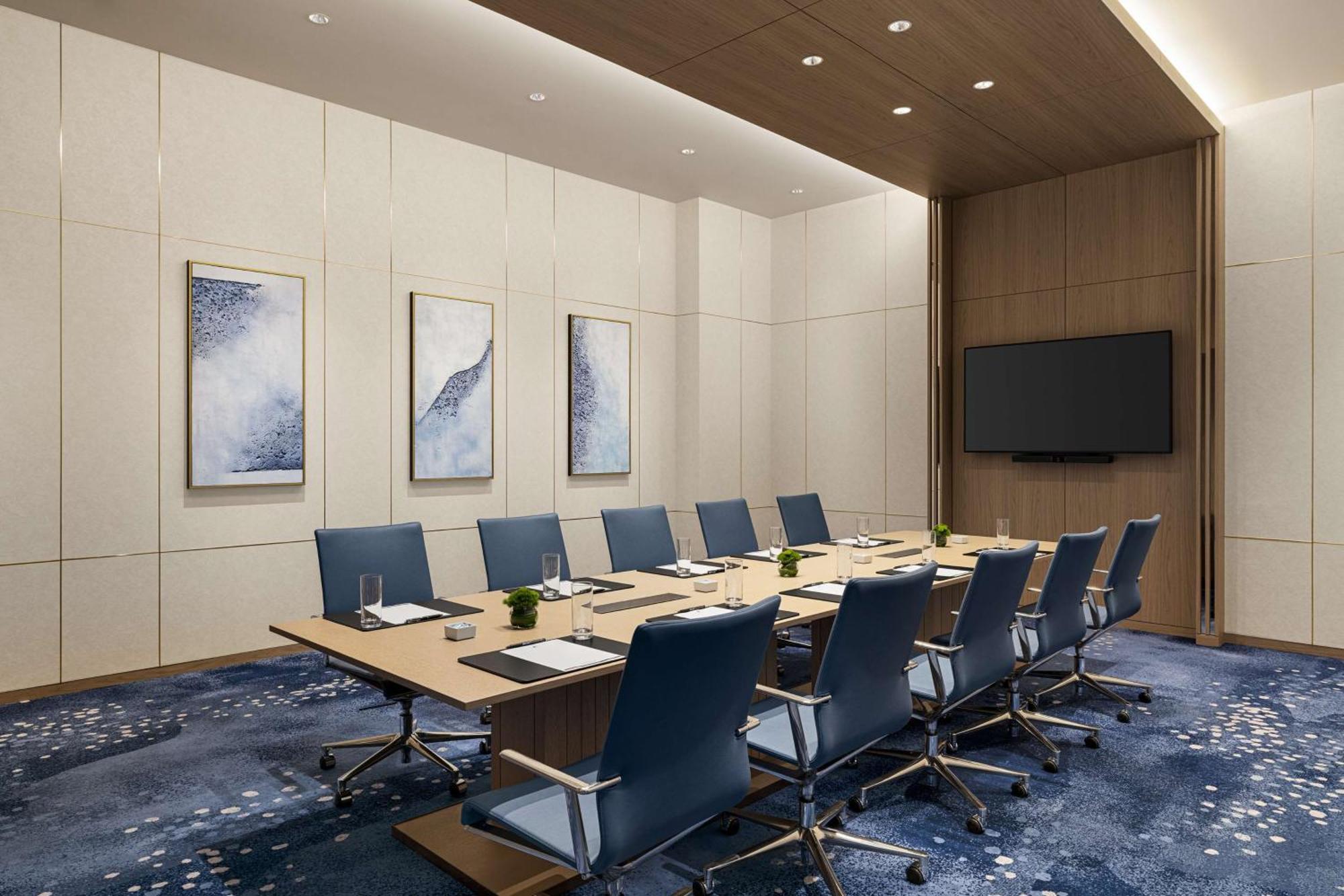 Отель Doubletree By Hilton Тояма Экстерьер фото