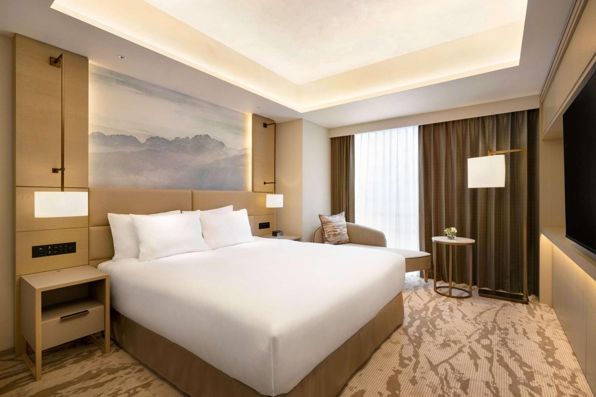 Отель Doubletree By Hilton Тояма Экстерьер фото