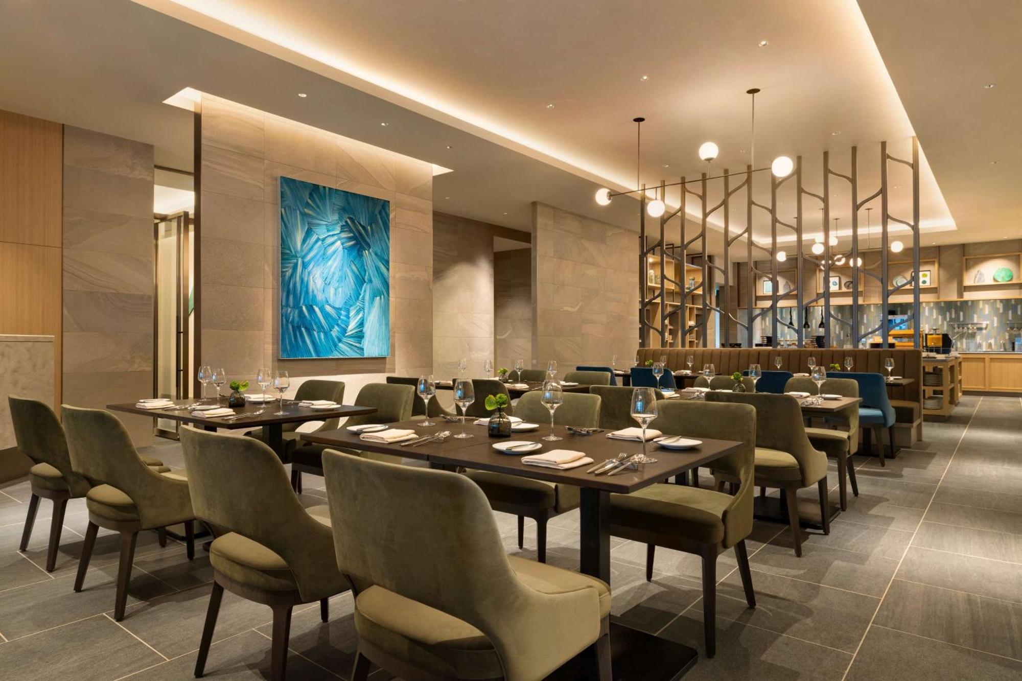 Отель Doubletree By Hilton Тояма Экстерьер фото